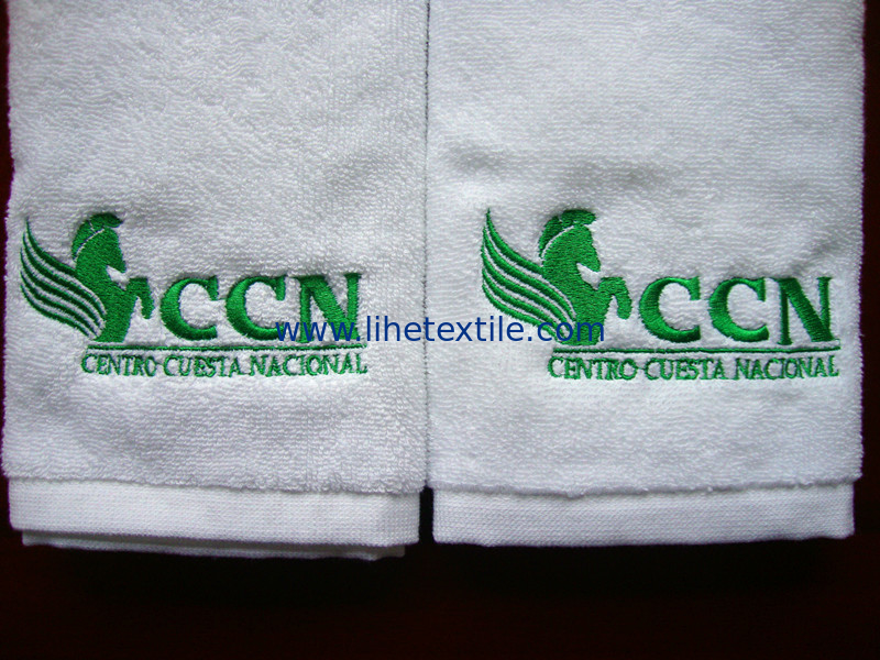 lowest price small MOQ 100% cotton custom logo embroiderd gym sports towel