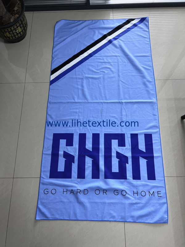 custom beach towel high quality 100% microfiber oversized thick beach towel microfiber beach towel with plastic case