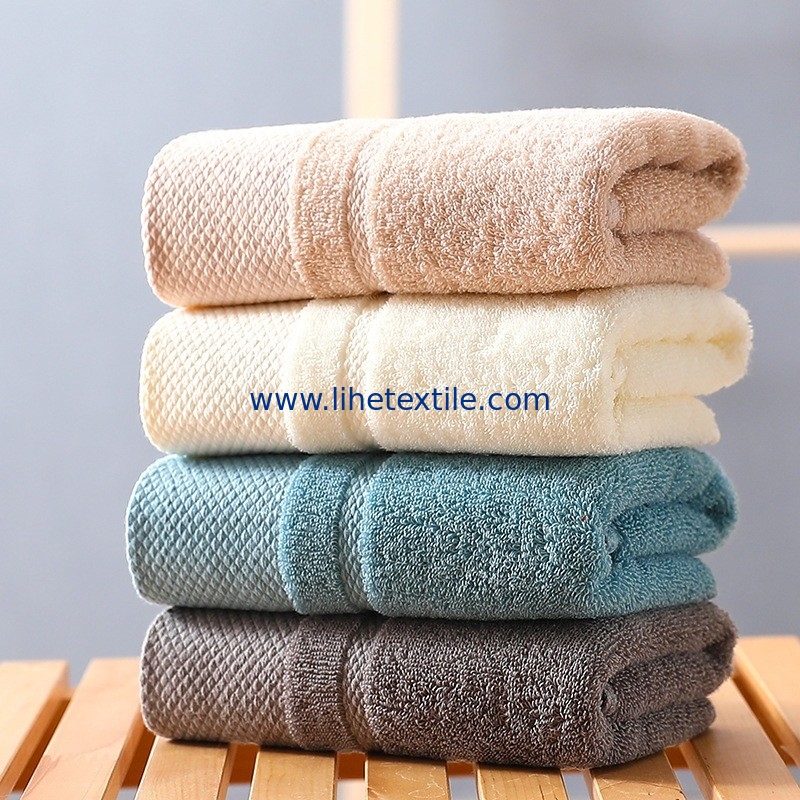 Customized logo 100% pure cotton embroidered thick bath towel